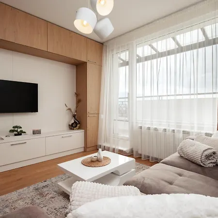 Brand New Luxury With Great Views *