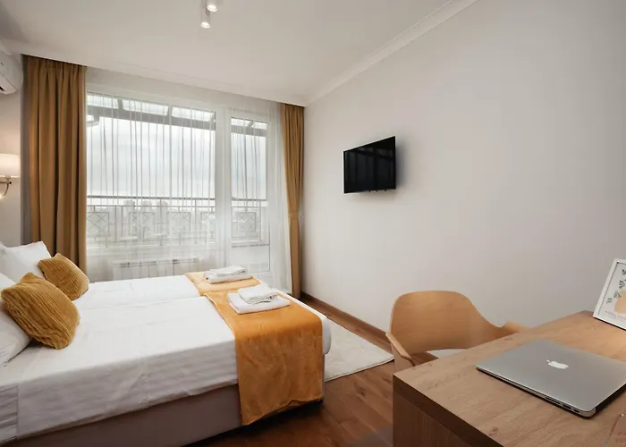 Brand New Luxury With Great Views *